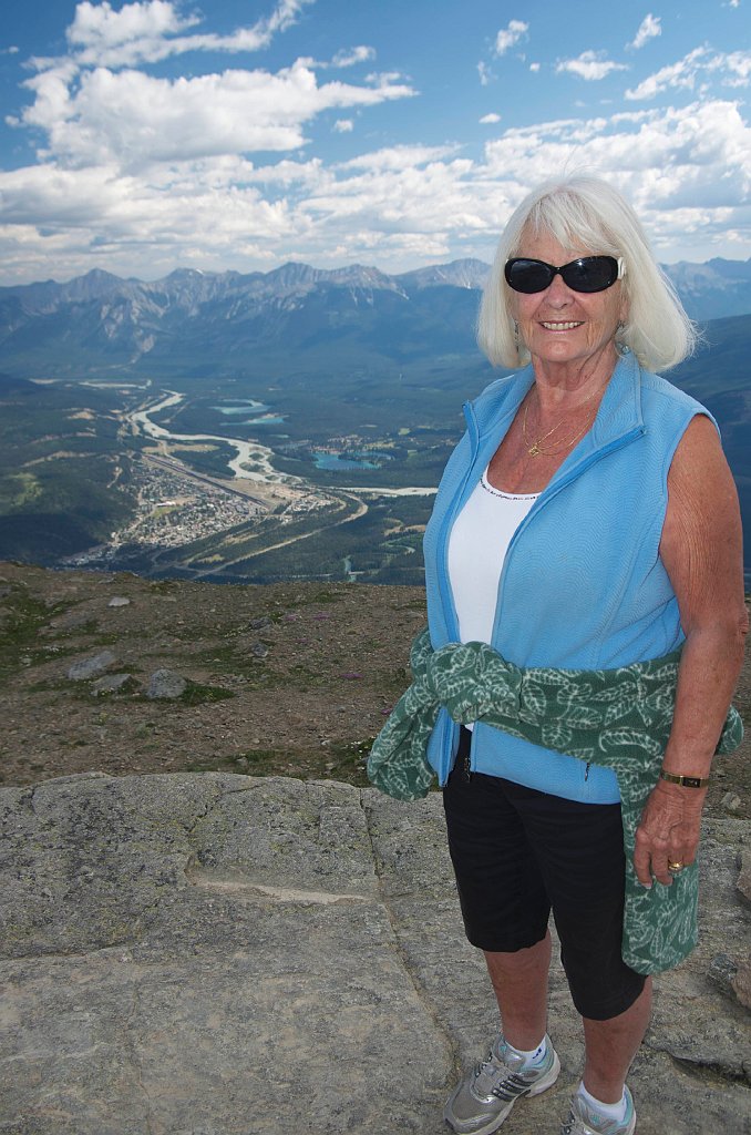 IMGP0839_jenn_top_gondola