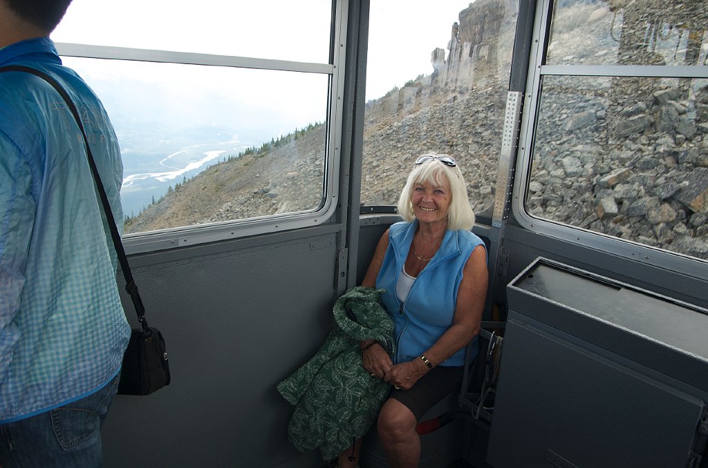 IMGP0926_jenn_gondola