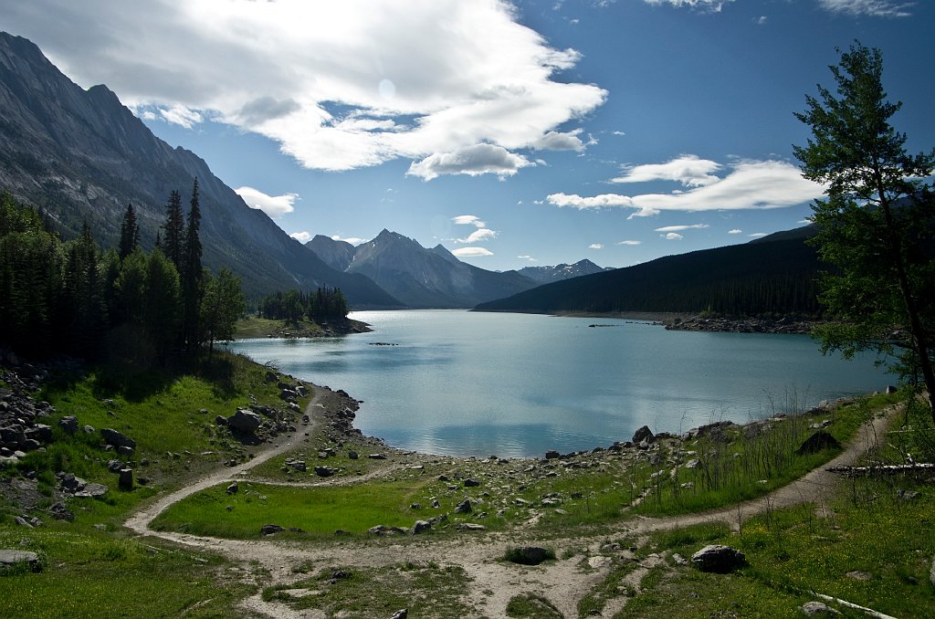 IMGP1011_near_maligne_lake