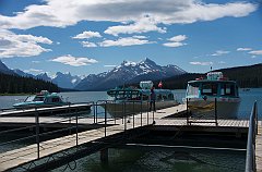 IMGP1029_boat_dock_maligne_lake